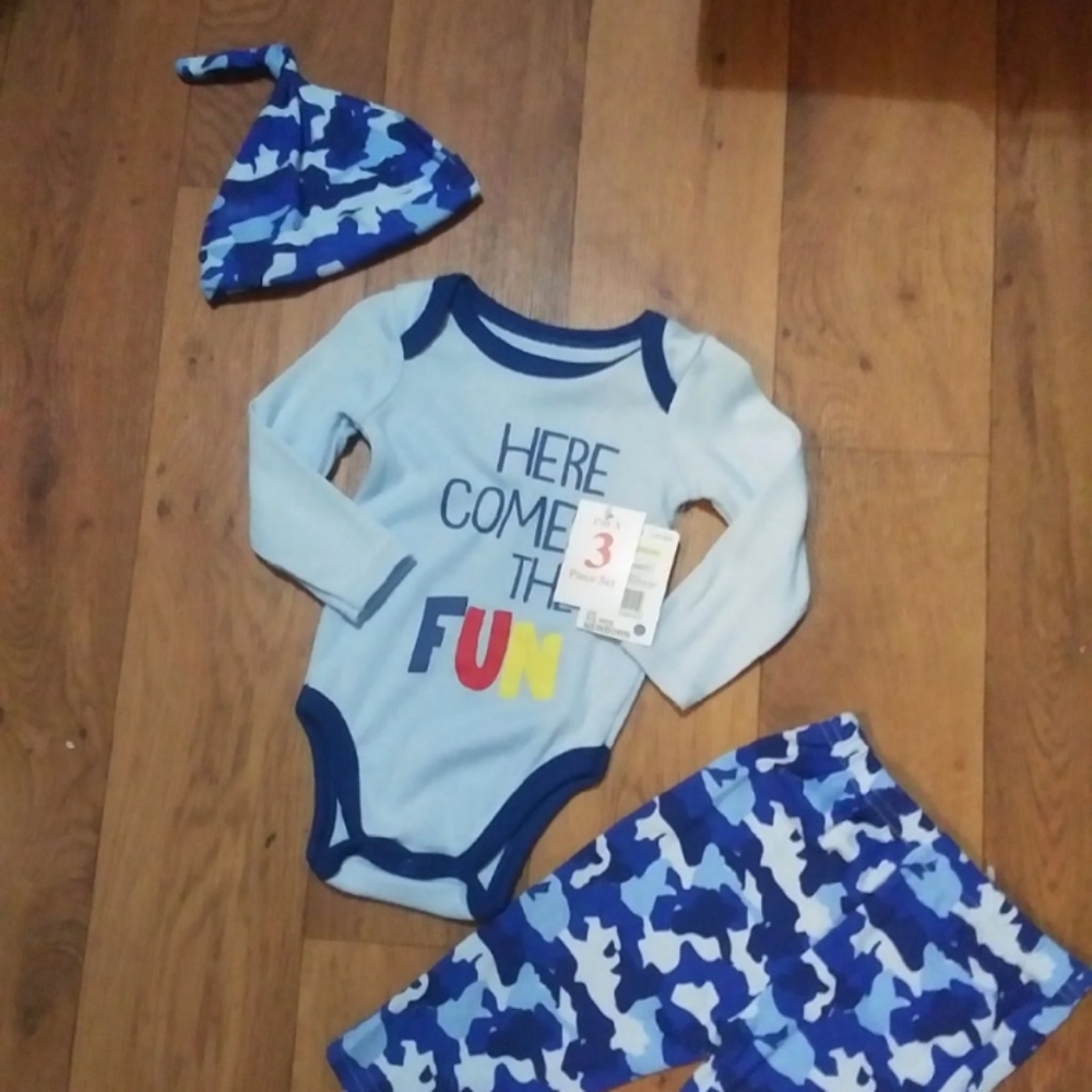 NWT "Swiggles" 3-pc blue camo=onsie, pants & hat